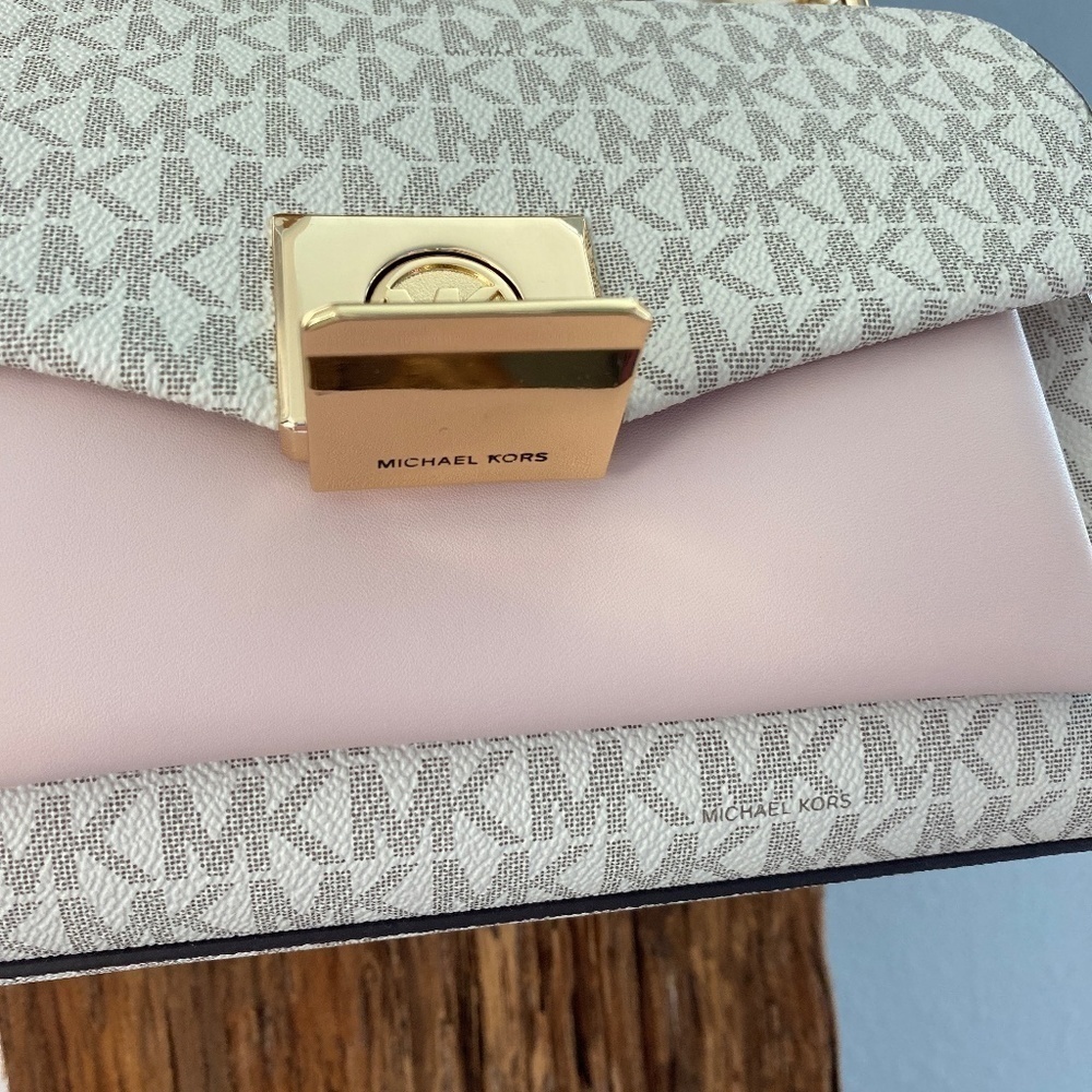 Michael Kors Medium Logo Crossbody. NWT - Picture 10 of 14